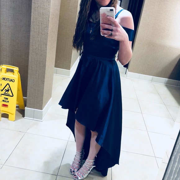 Formal off the shoulder dress - Picture 2 of 2